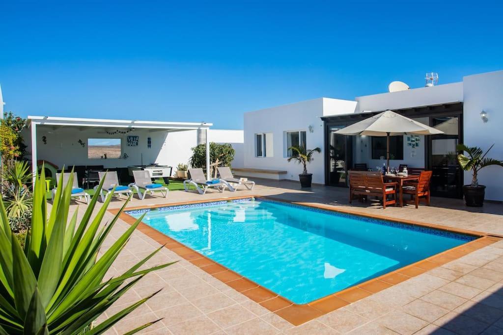 Villa Mario Lanzarote Плая Бланка Екстериор снимка